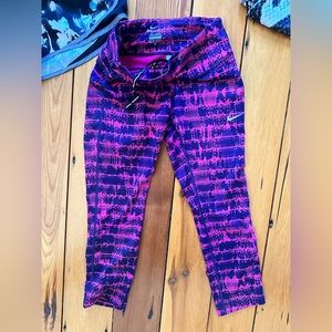 Nike dry fit cropped pants